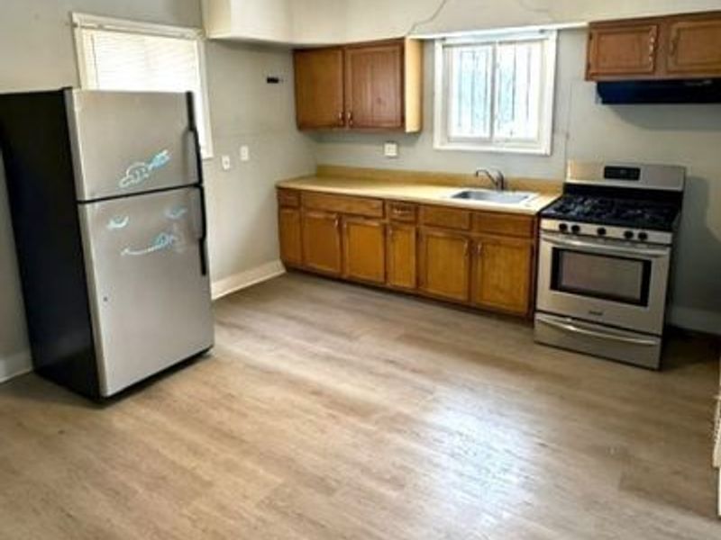 2362 E 76th Street E, Cleveland, OH 44104 Photo 21