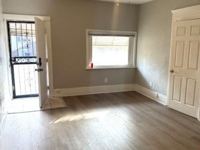 2362 E 76th Street E, Cleveland, OH 44104 Photo 4