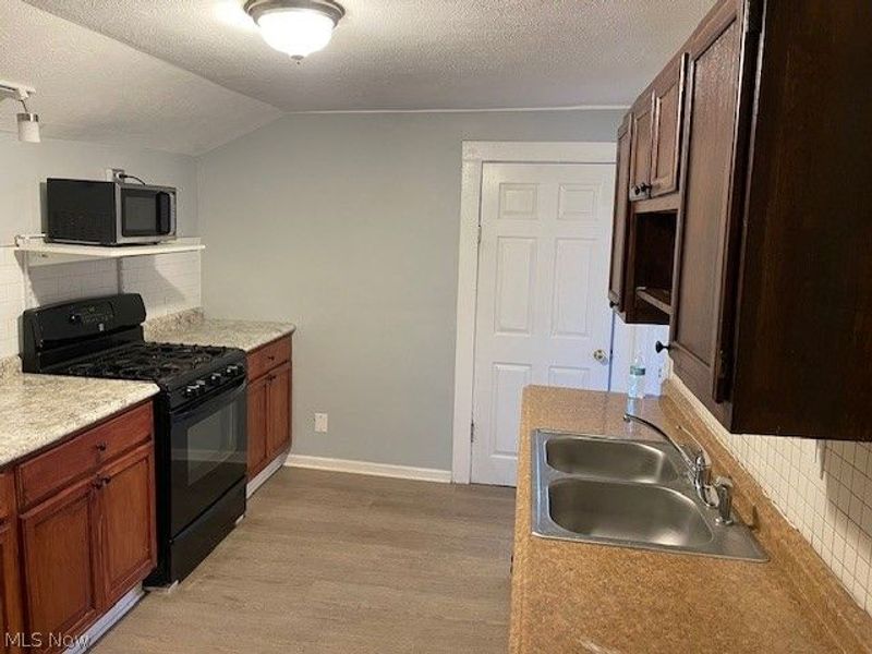 2362 E 76th Street E, Cleveland, OH 44104 Photo 5