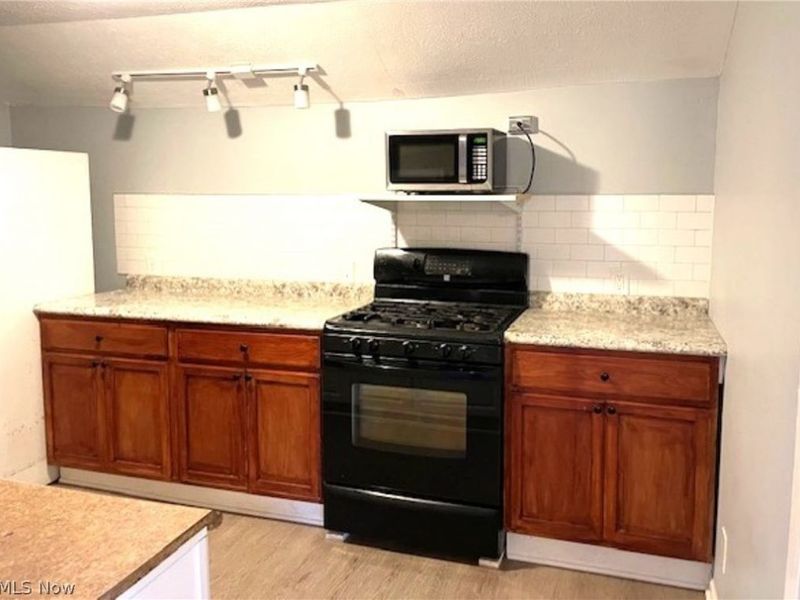2362 E 76th Street E, Cleveland, OH 44104 Photo 6