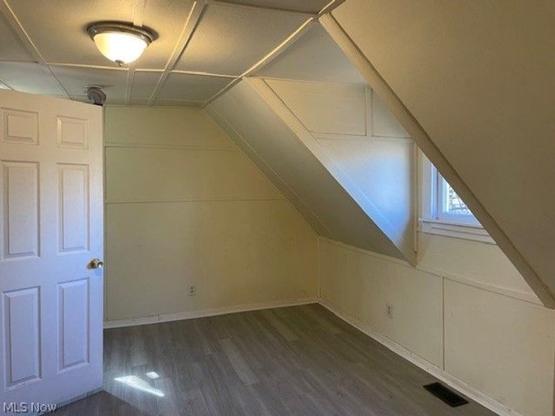 2362 E 76th Street E, Cleveland, OH 44104 Photo 9