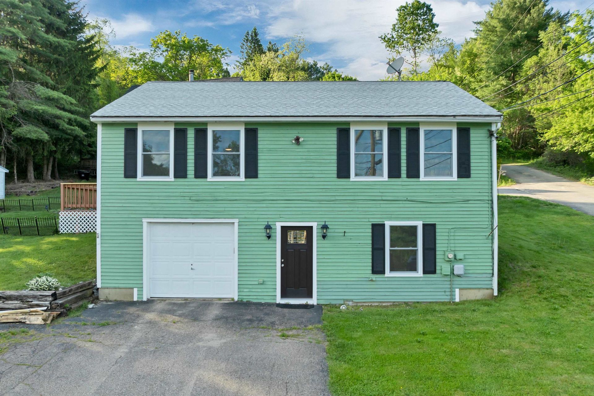 3 Edwards Street, Tilton, NH 03276 Main Photo