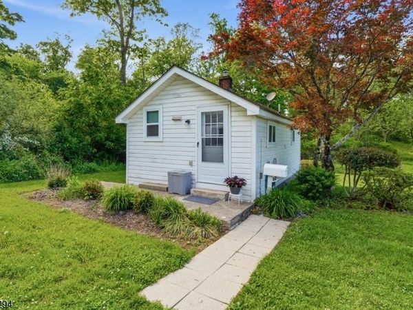 14 Brookhill Rd, Alexandria, NJ 08867
