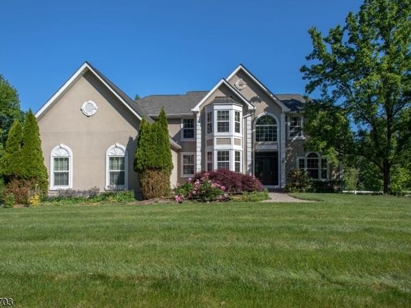 6 Eileen Dr, Wantage, NJ 07461