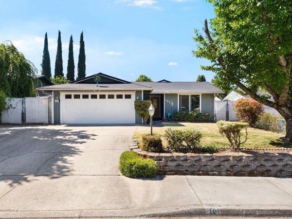141 Southridge Way, Grants Pass, OR 97527