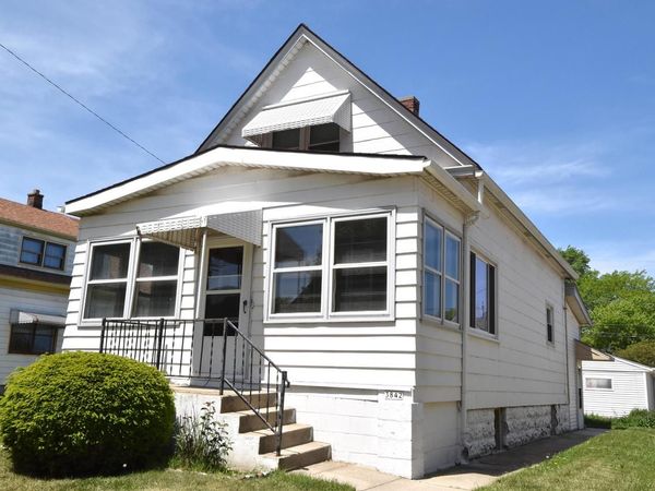 3842 E Layton AVENUE, Cudahy, WI 53110