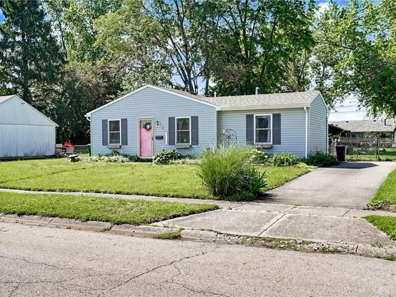 37 Weinland Drive, New Carlisle, OH 45344 Photo 2
