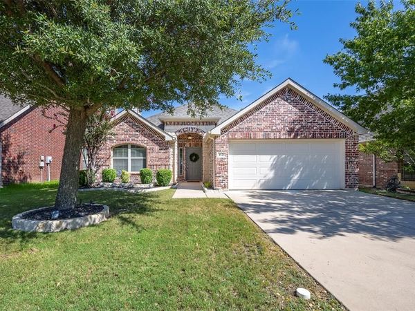 4521 Lakeside Hollow Street, Fort Worth, TX 76262