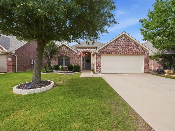 4521 Lakeside Hollow Street, Fort Worth, TX 76262
