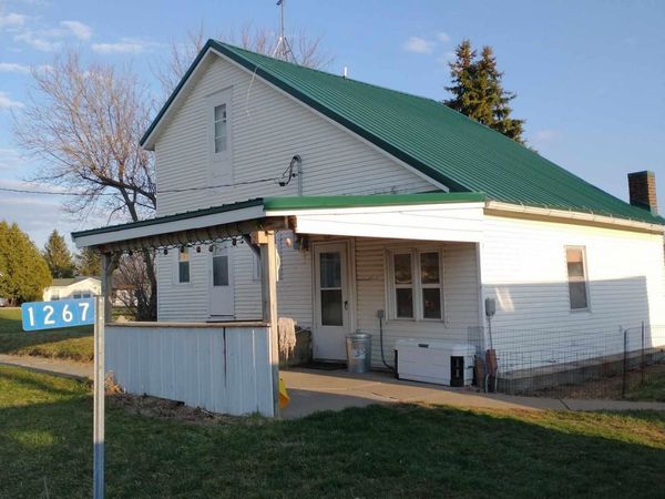 1267 Old Rossville Road, Waukon, IA 52172