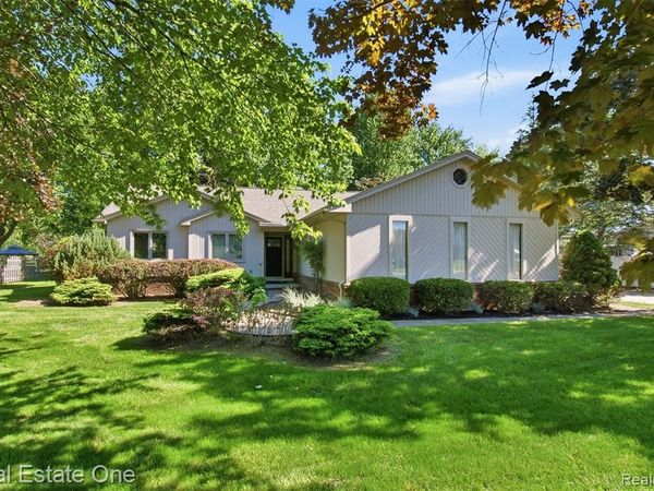 4425 Gardner Street, Sterling Heights, MI 48310