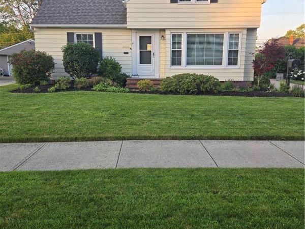 561 Crescent Drive , Willowick, OH 44095