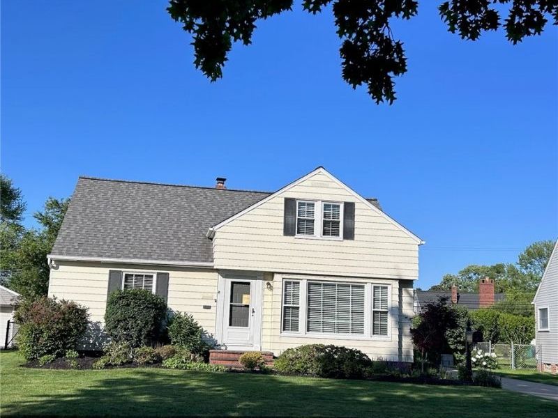 561 Crescent Drive, Willowick, OH 44095 Photo 2