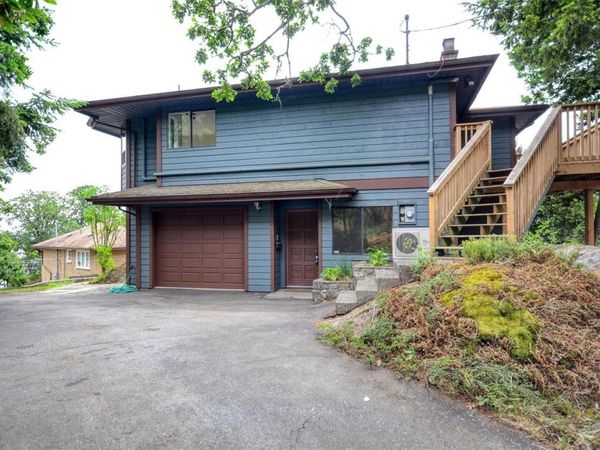 1007 Laburnum Rd, Saanich, BC V8Z 2M9