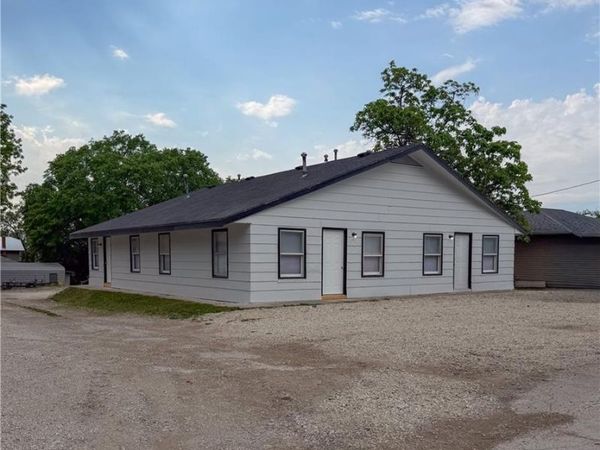 403 N Broadway Square, Princeton, MO 64683