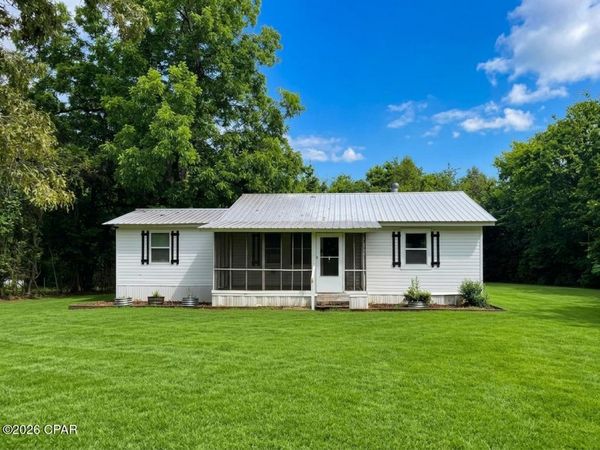 7213 Shady Grove Road , Grand Ridge, FL 32442