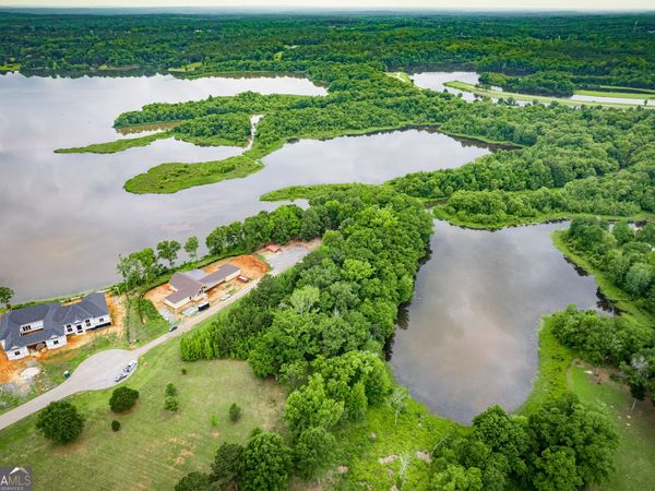 519 Bluewater Bay Drive, Macon, GA 31220