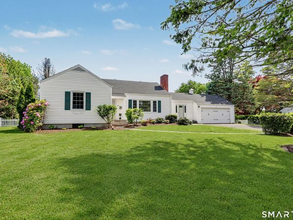 97 Ridgeview, Trumbull, CT 06611