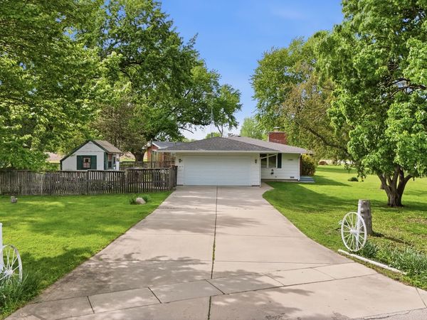 11N802 WIN HAVEN Drive , Elgin, IL 60124