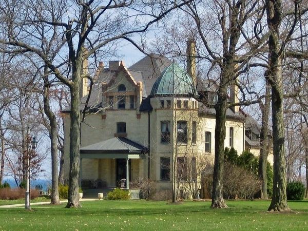 34 Logan Loop, Highland Park, IL 60035