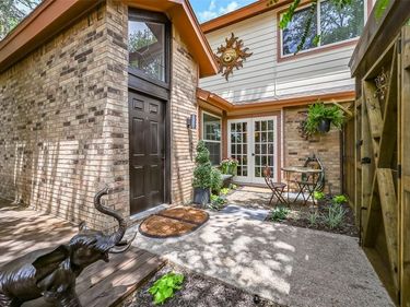 1446 Palmnold Circle W, Fort Worth, TX 76120