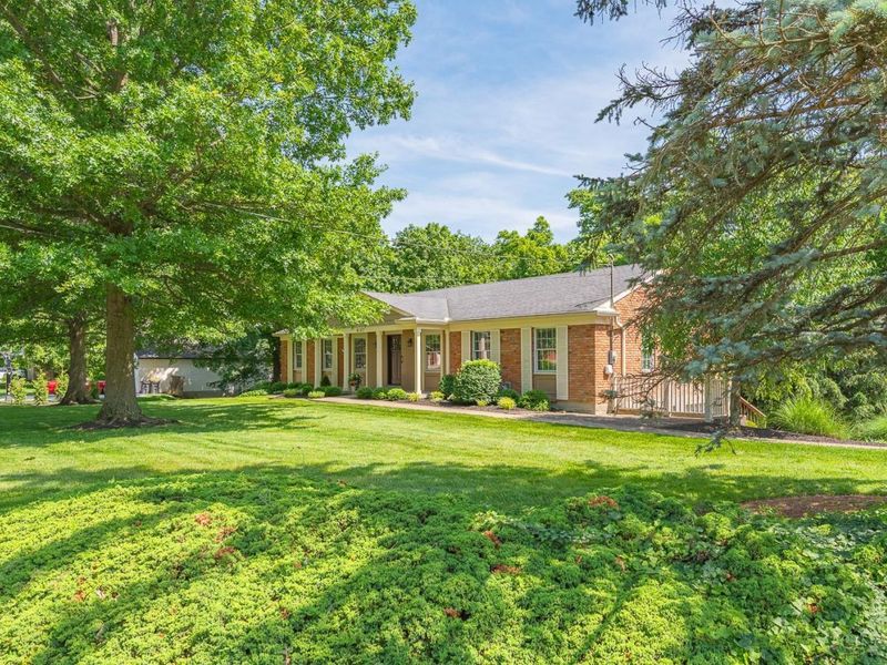 6187 Lakota Drive, Madeira, OH 45243 Photo 2