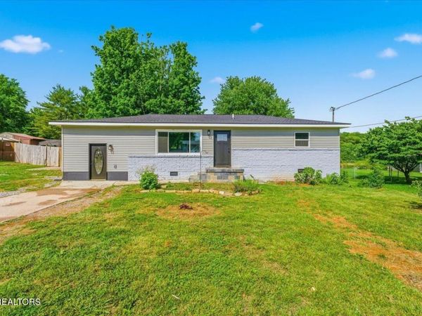 7920 Powell Heights Rd, Powell, TN 37849