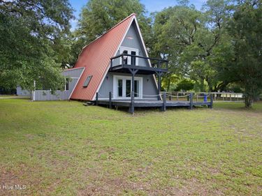 1098 Kings Landing Road, Hampstead, NC 28443