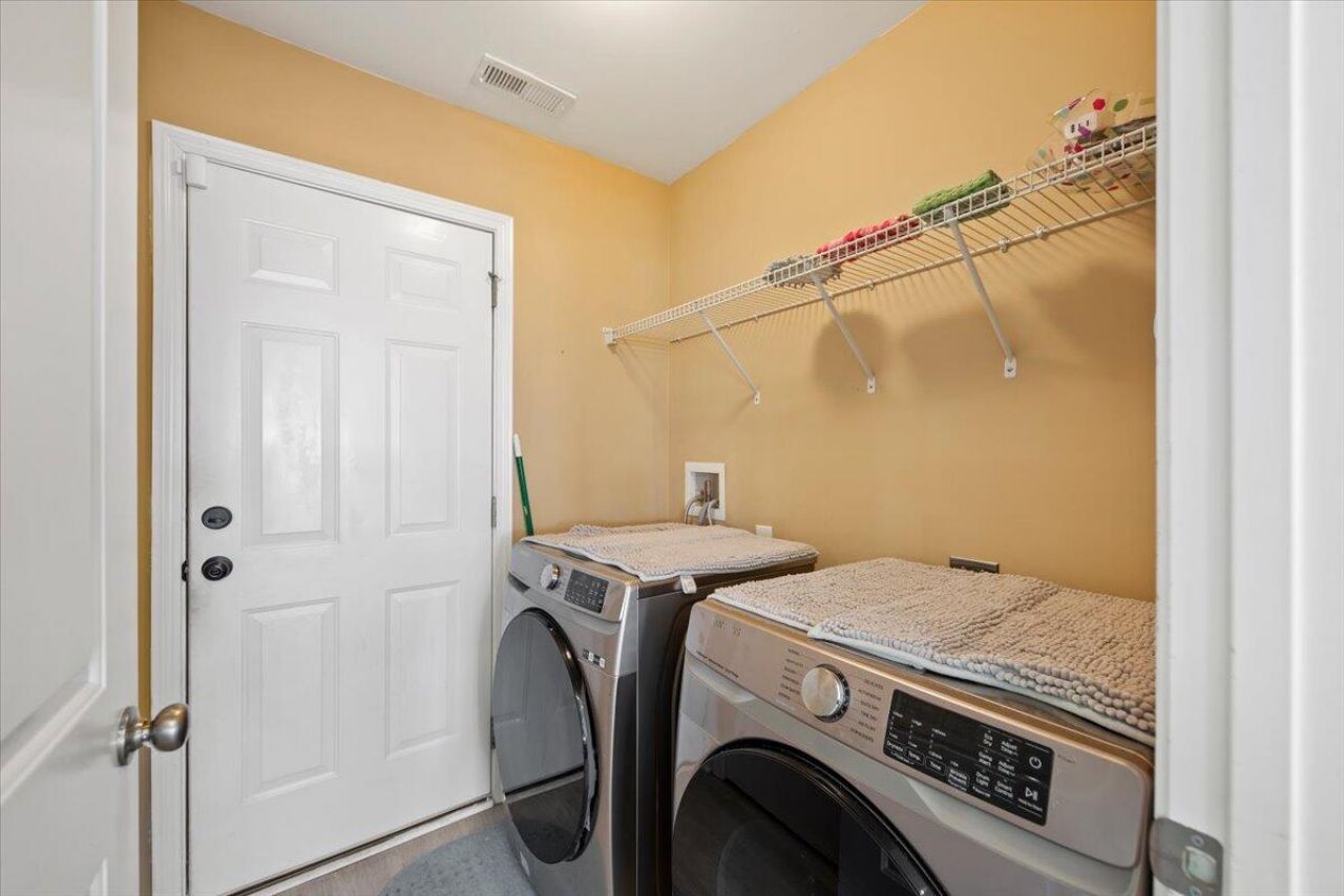 145 Mayfield Drive Photo 10