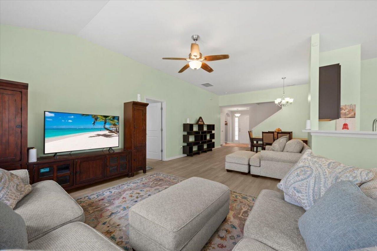 145 Mayfield Drive Photo 15