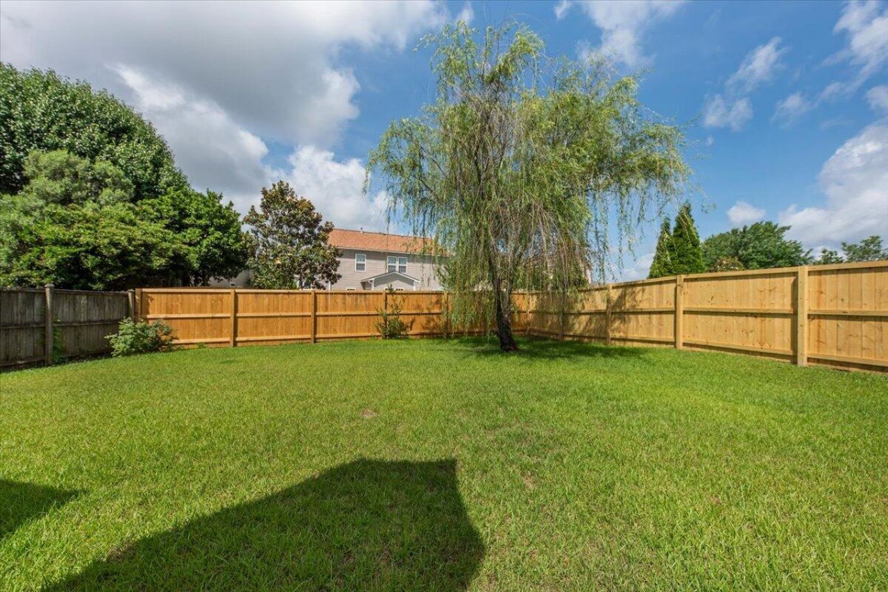 145 Mayfield Drive Photo 20