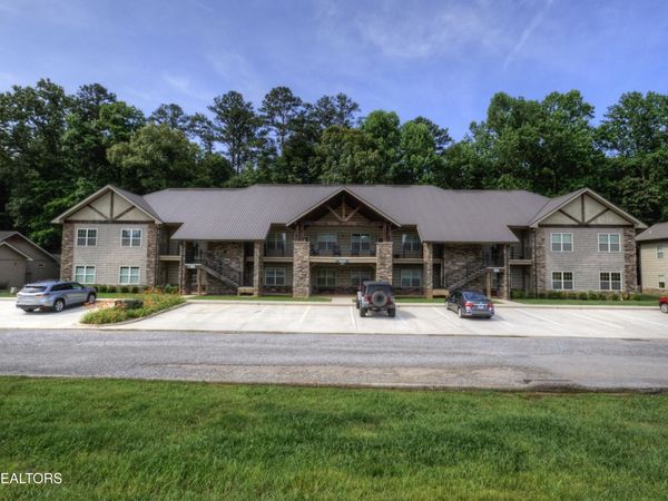 223 Bishops Cap Circle, Townsend, TN 37882