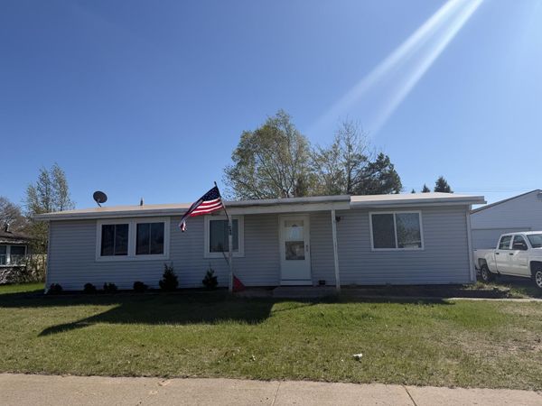 31 Forest Lodge RD, Kincheloe, MI 49788