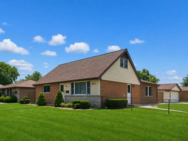 6853 Saratoga Drive , Bridgeview, IL 60455