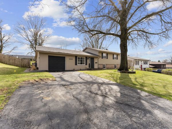 2425 W 46th Street , Davenport, IA 52806