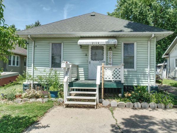 2108 Camanche Avenue , Clinton, IA 52732