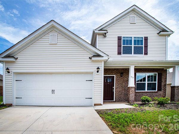 917 Newport Court, Asheville, NC 28806