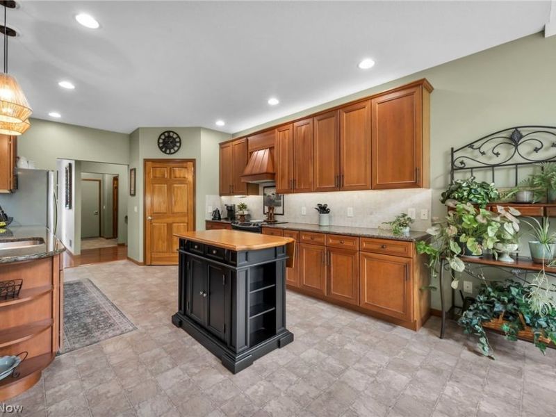 1467 Brentfield Drive, Wadsworth, OH 44281 Photo 9