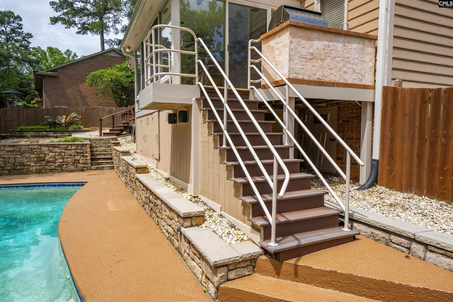 306 Timberhill Court  Photo 10