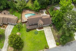 306 Timberhill Court  photo 4