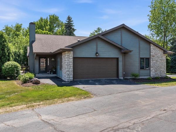 N81W13163 Country Terrace LANE, Menomonee Falls, WI 53051