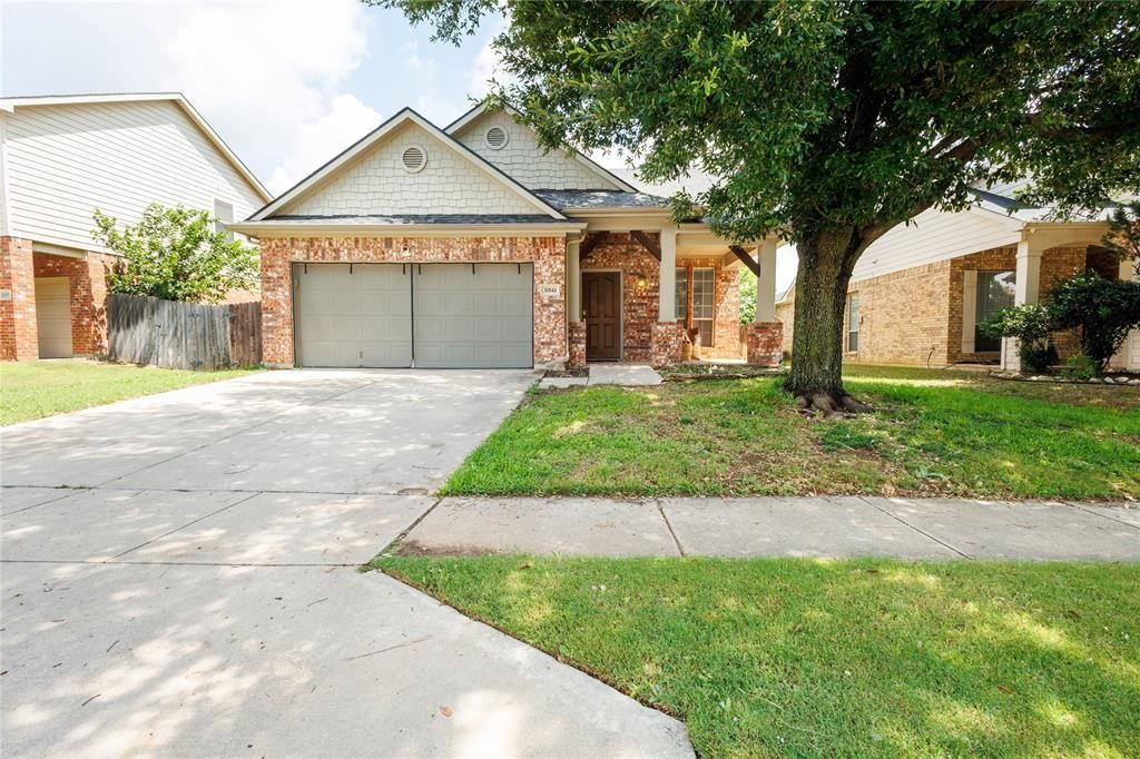 10844 Hawks Landing Road, Fort Worth, TX 76052 Main Photo