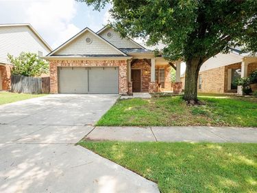 10844 Hawks Landing Road, Fort Worth, TX 76052