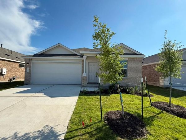 104 Donnington DR , Hutto, TX 78634