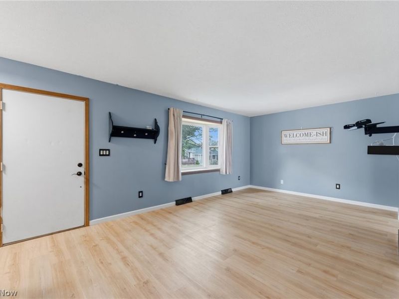 274 Alpha Avenue , Akron, OH 44312 Photo 9