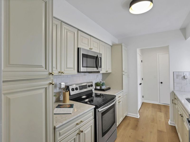 2160 Coach Road N, Unit 9, Columbus, OH 43220 Photo 16
