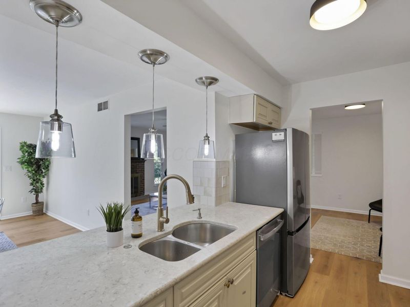 2160 Coach Road N, Unit 9, Columbus, OH 43220 Photo 18
