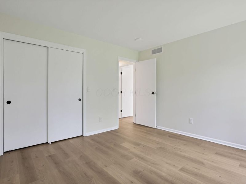 2160 Coach Road N, Unit 9, Columbus, OH 43220 Photo 27