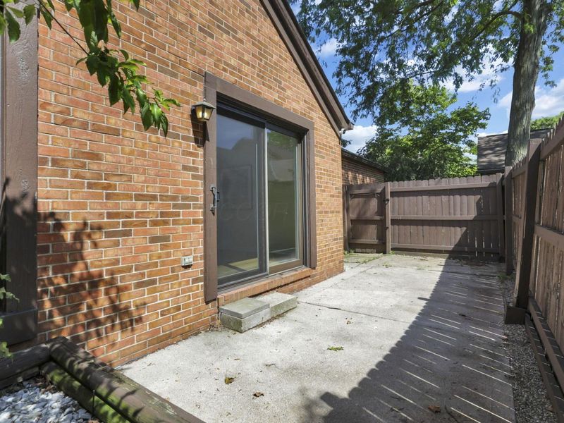 2160 Coach Road N, Unit 9, Columbus, OH 43220 Photo 45