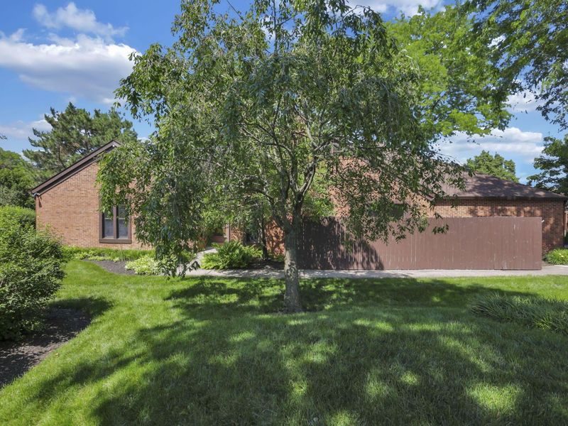 2160 Coach Road N, Unit 9, Columbus, OH 43220 Photo 46